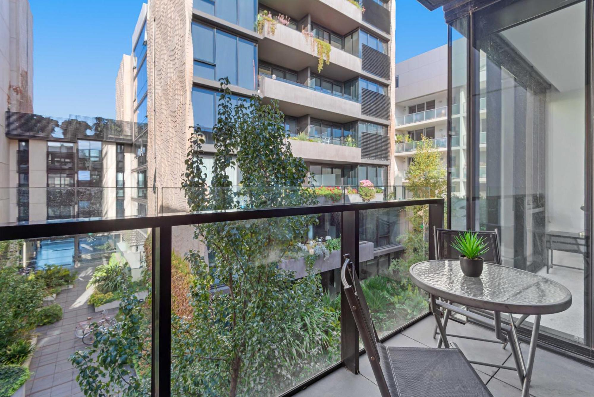 Charming 1-bed With A Balcony *