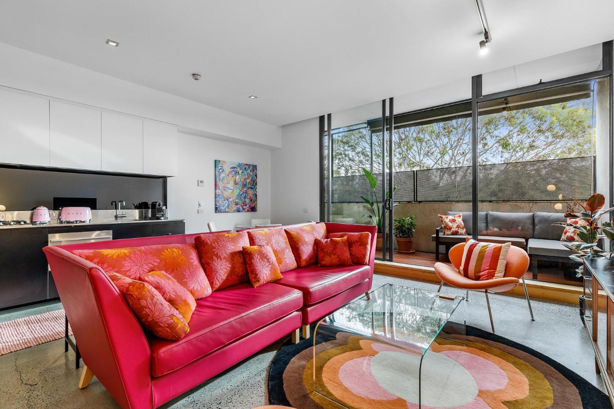 Vibrant 2-bed Near St Kilda * Melbourne