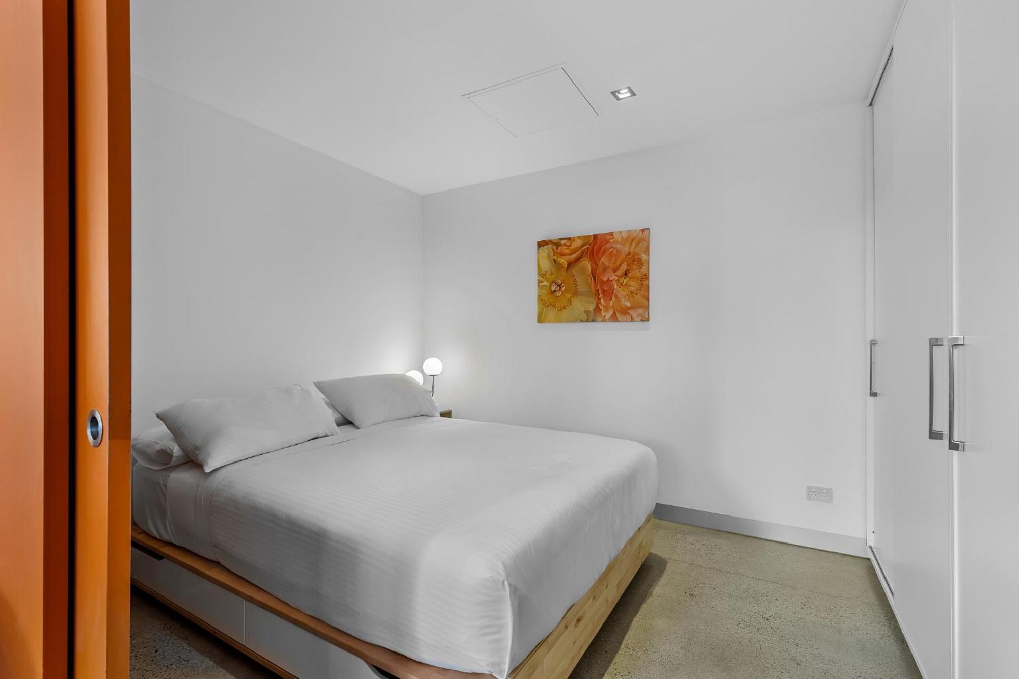 Vibrant 2-bed Near St Kilda * Melbourne