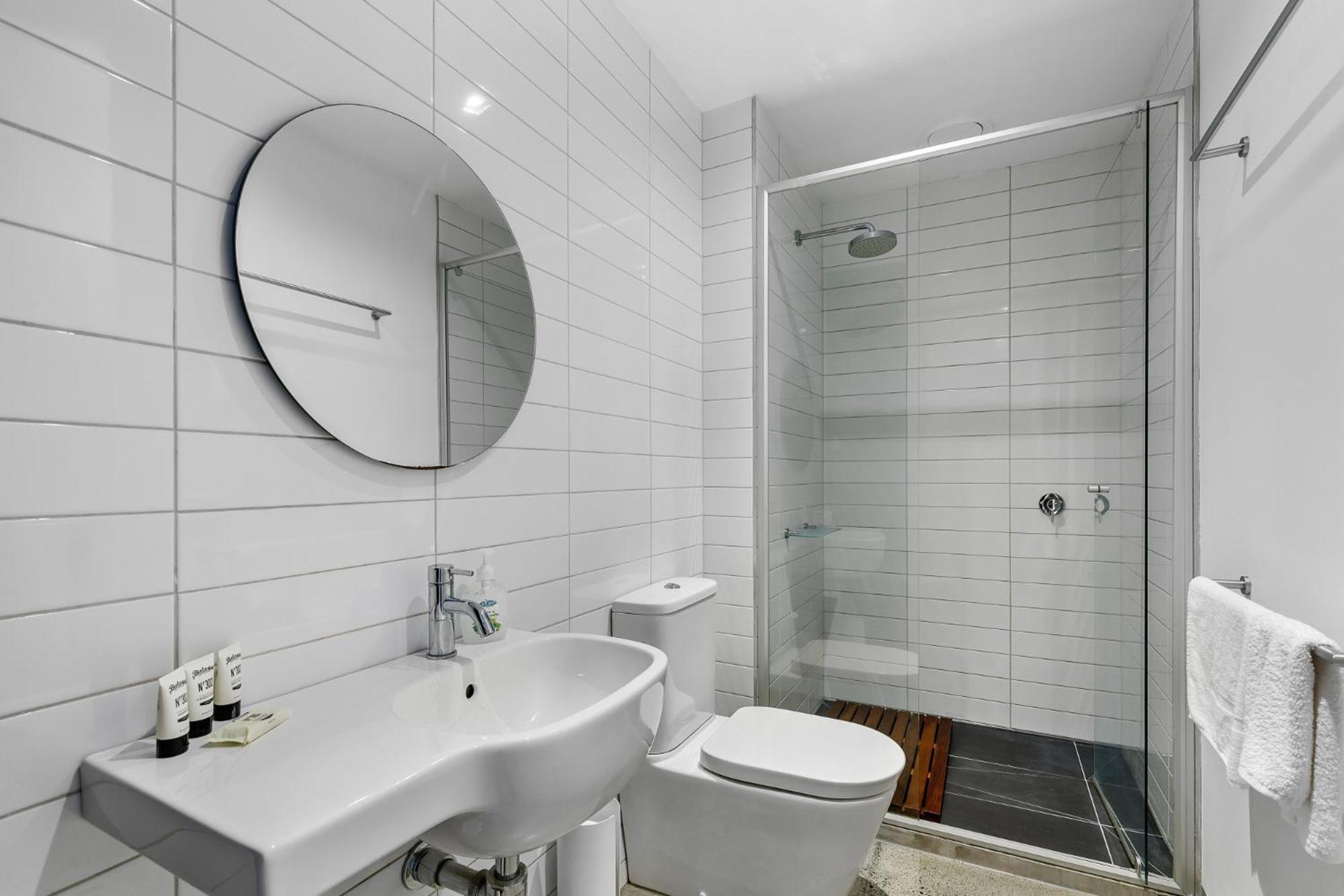 Vibrant 2-bed Near St Kilda *