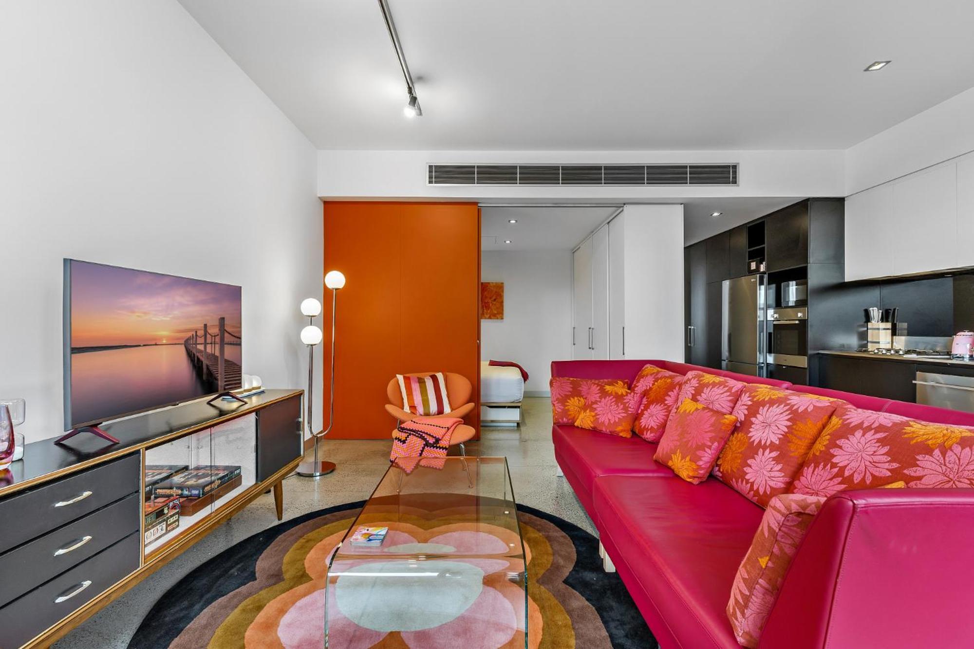 Apartment Vibrant 2-bed Near St Kilda Melbourne