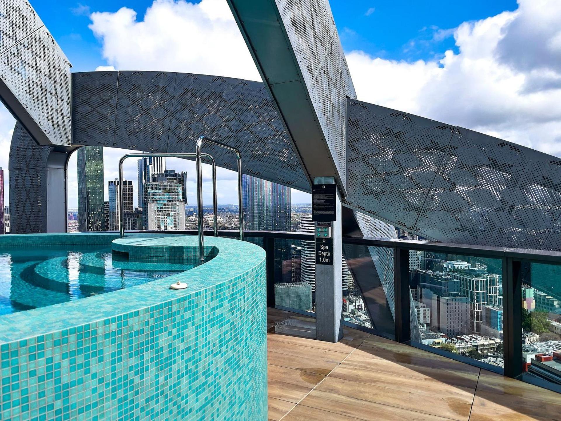 Apartment Mackenzie Marvel Chic 2br With Panoramic Views