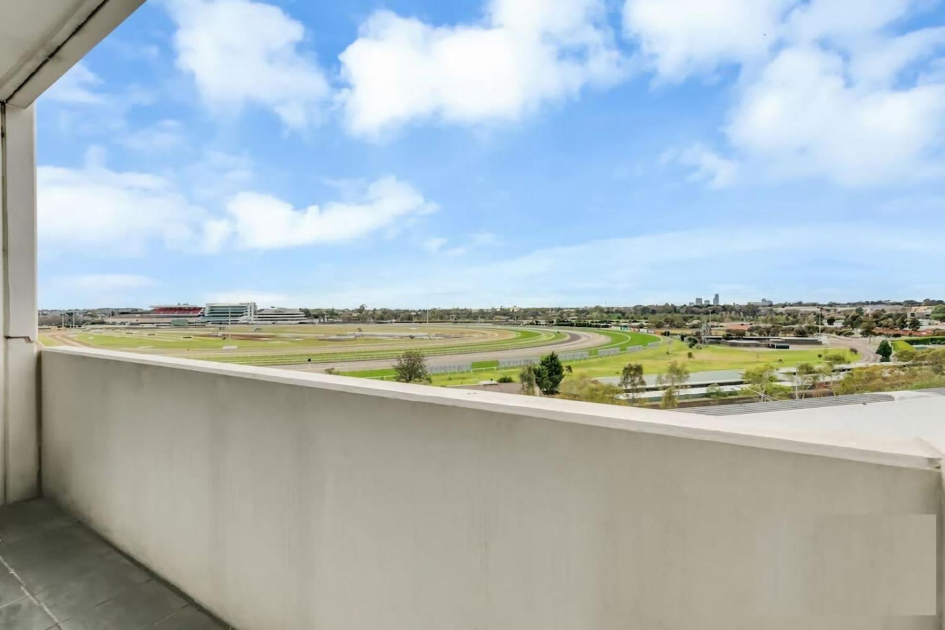 Apartment Gallop To Your Getaway!