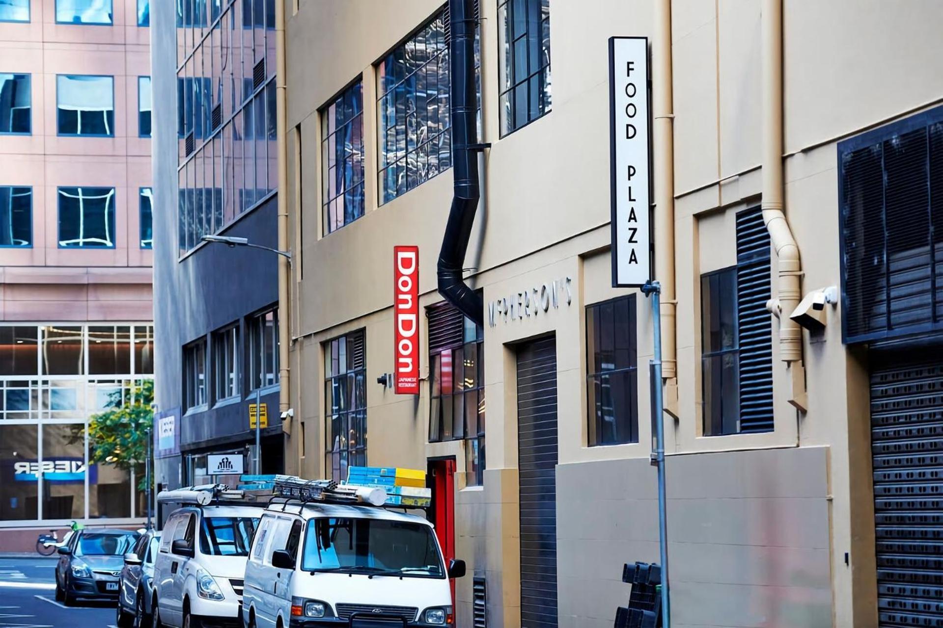 Collins Street Chic - Your Stylish Getaway
