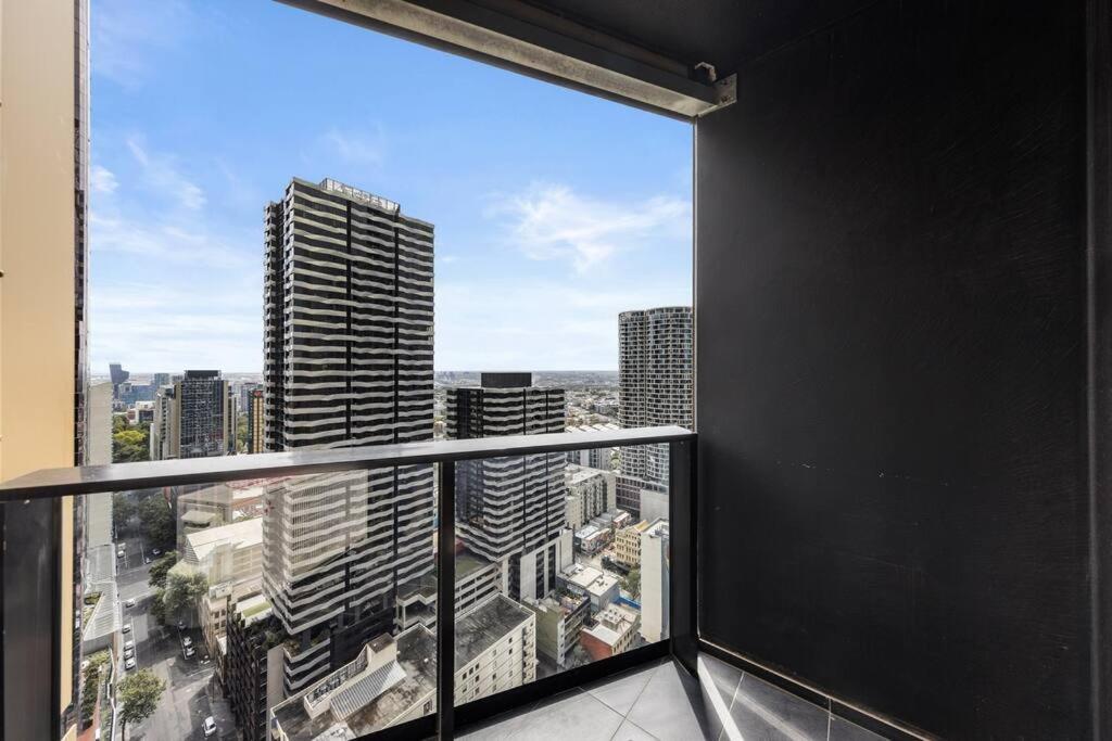 Apartment View 2 Bedroom In The Heart Of *