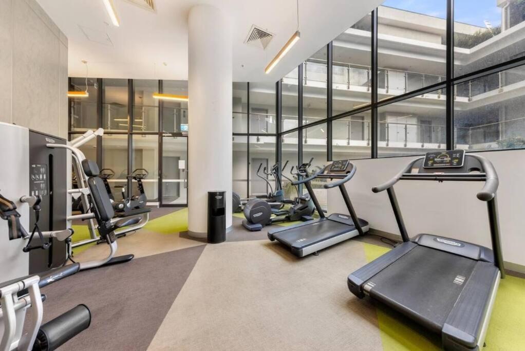 Apartment Ocean View Modern 2 Bedroom With Parking In St Kilda Melbourne