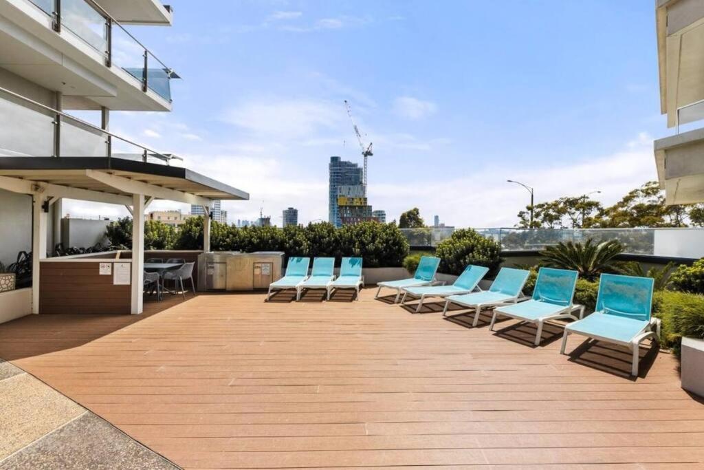 Apartment Ocean View Modern 2 Bedroom With Parking In St Kilda