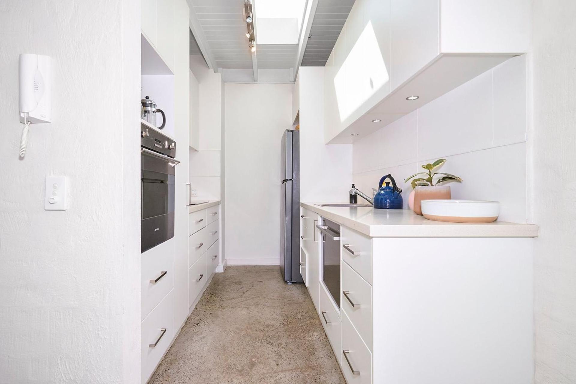 Stylish 1-bedroom Retreat On Hampton Street *