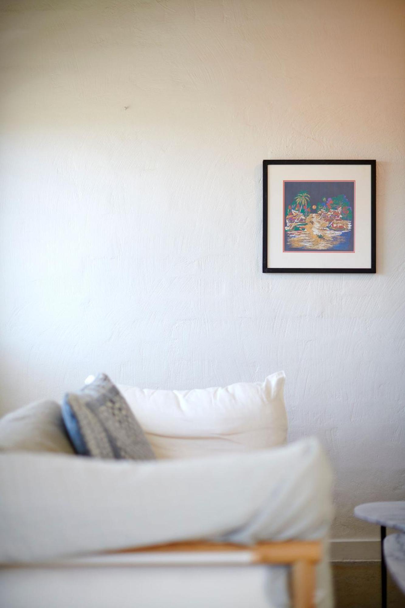 Stylish 1-bedroom Retreat On Hampton Street