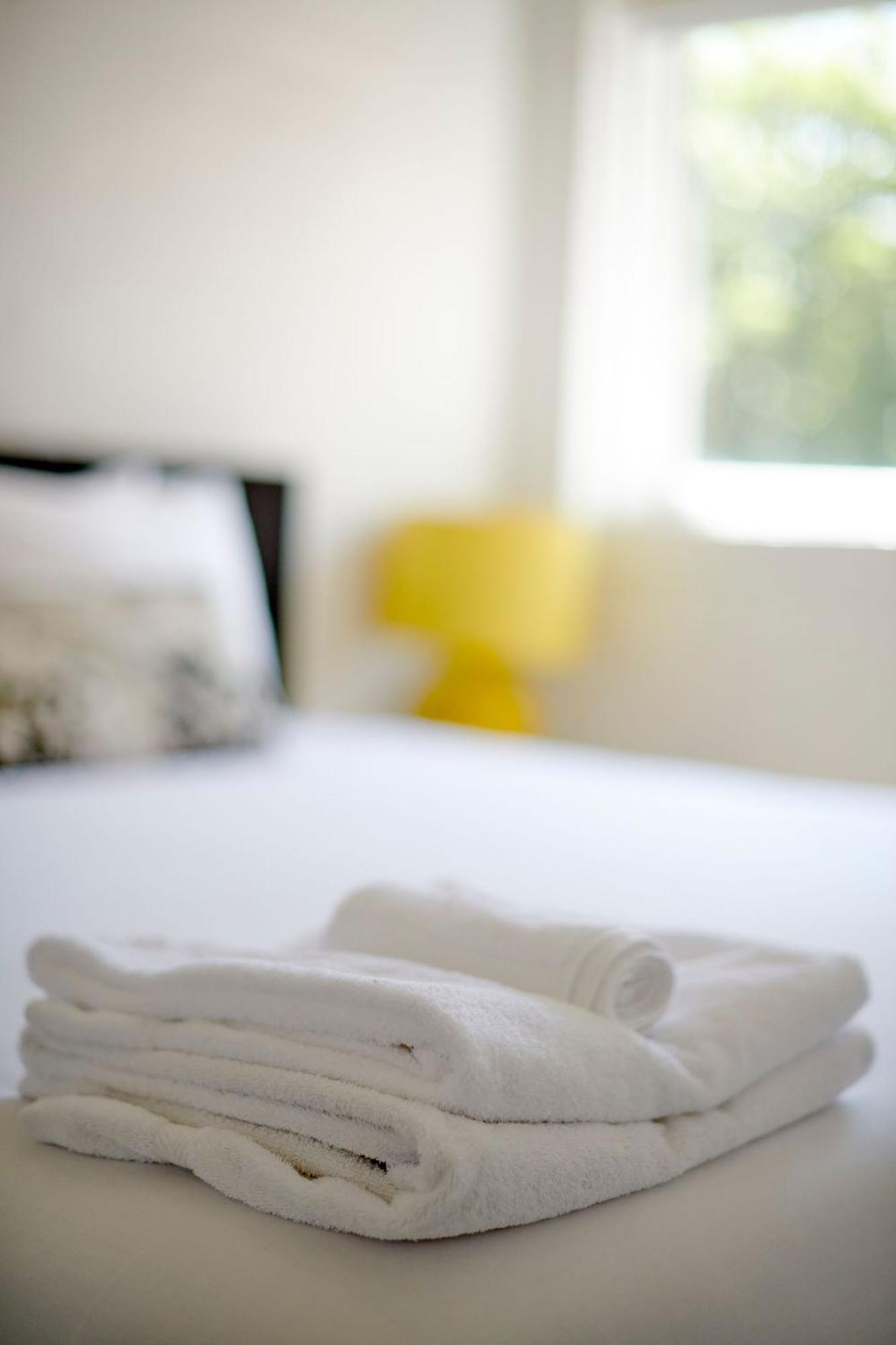 Stylish 1-bedroom Retreat On Hampton Street Apartment *
