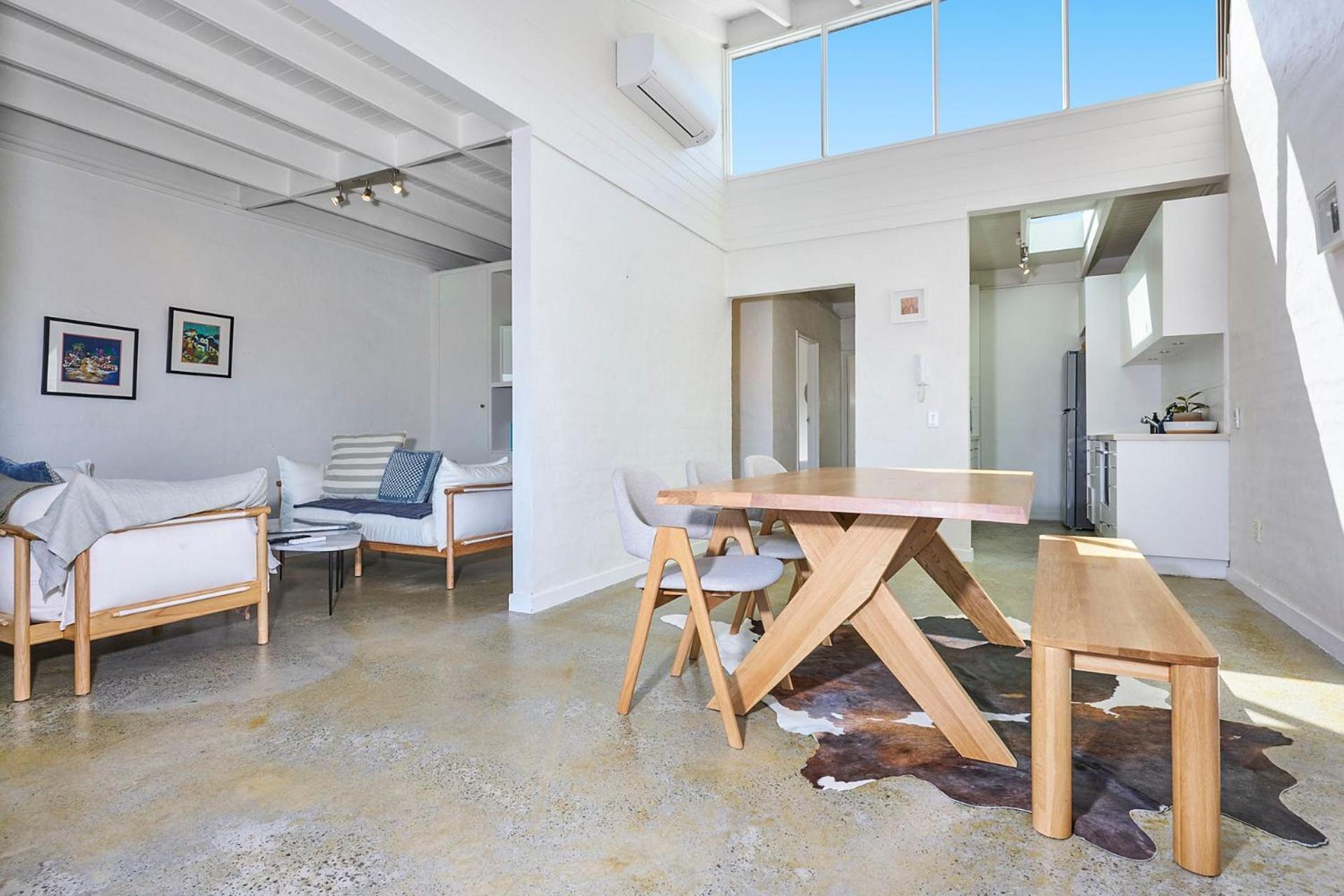 Apartment Stylish 1-bedroom Retreat On Hampton Street