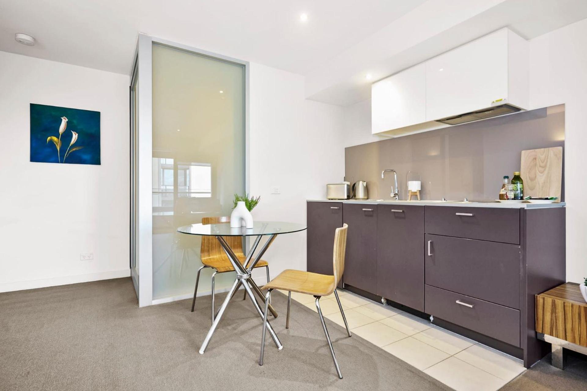 Charming 1-bed On St Kilda Rd Apartment Melbourne