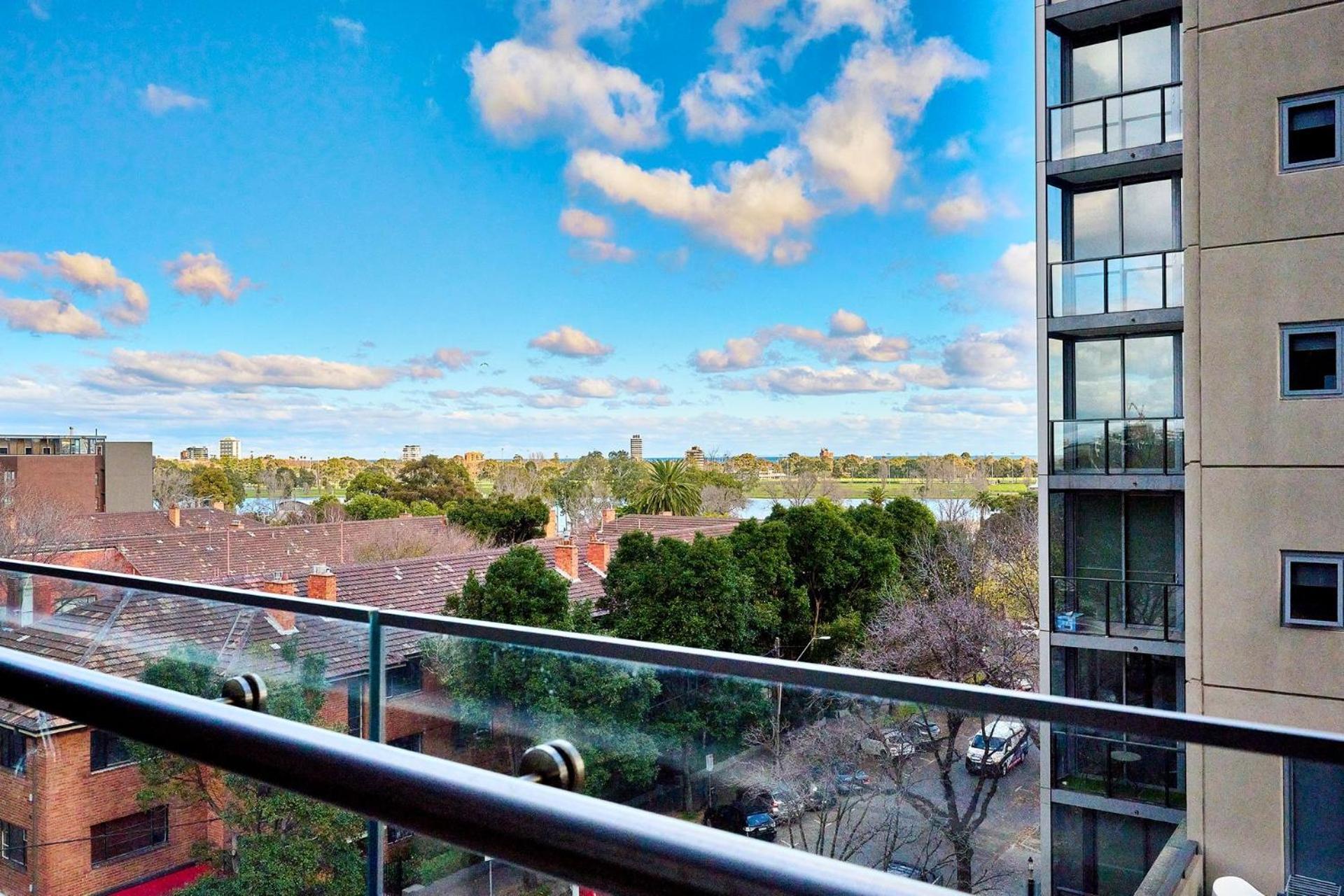 Apartment Charming 1-bed On St Kilda Rd Melbourne