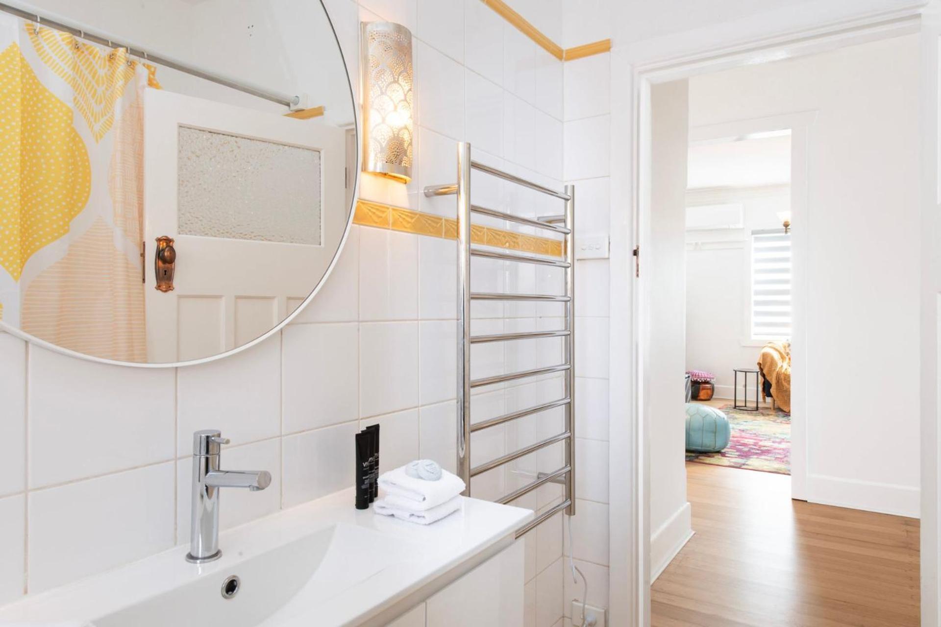 Apartment Botanical Bliss 3-bed Opposite St Kilda Gardens Melbourne