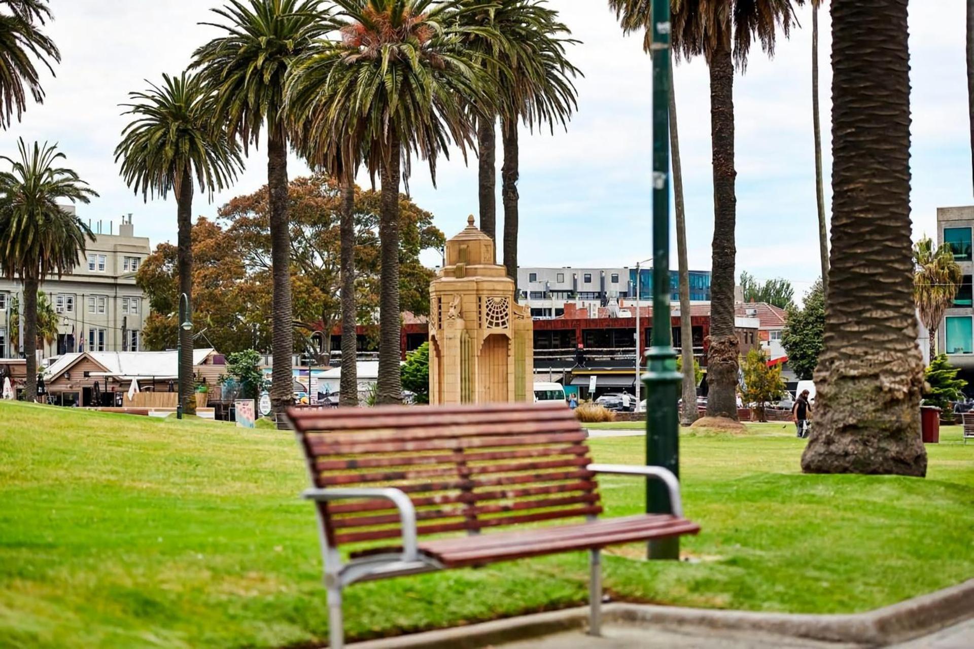 Botanical Bliss 3-bed Opposite St Kilda Gardens *