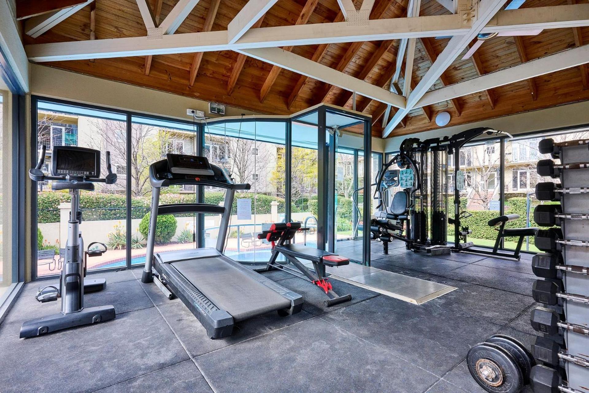 Apartment Unique With Pool View Tennis Court & Parking