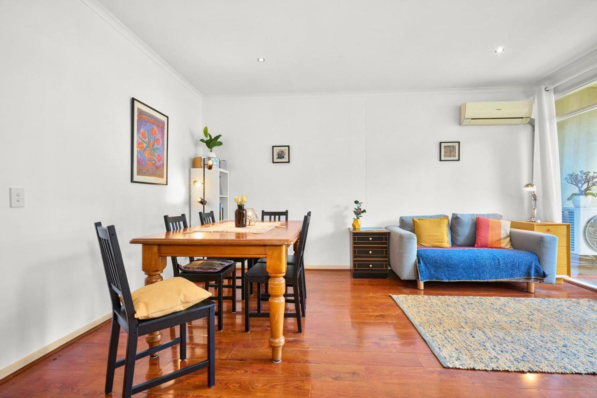 Apartment Unique With Pool View Tennis Court & Parking Melbourne