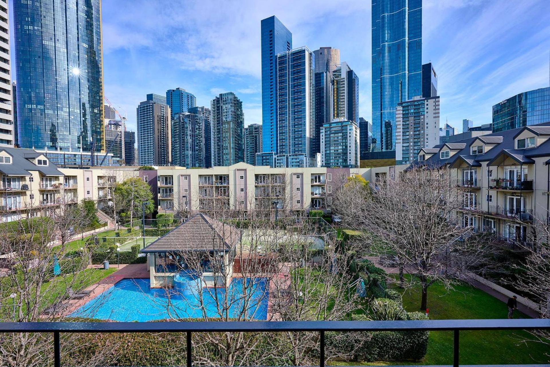 Unique With Pool View Tennis Court & Parking *
