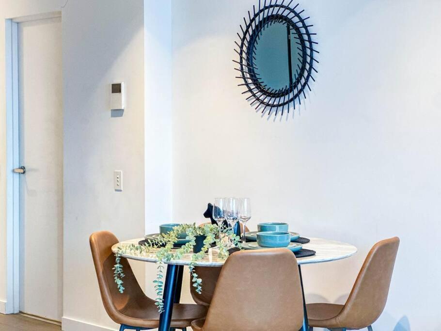 Apartment Elegant High Rise 2 Bed Near Melb Cbd Rmit