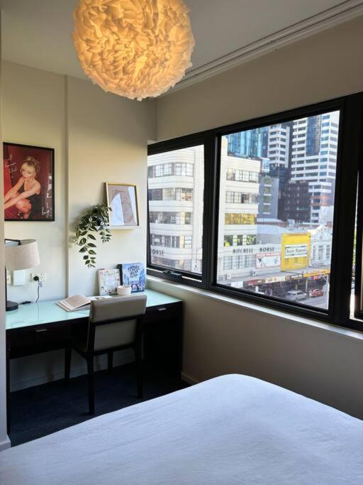 Apartment Emporium & Church View - Sunlit 2br