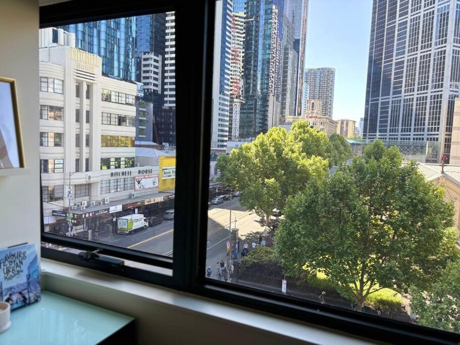 Apartment Emporium & Church View - Sunlit 2br *