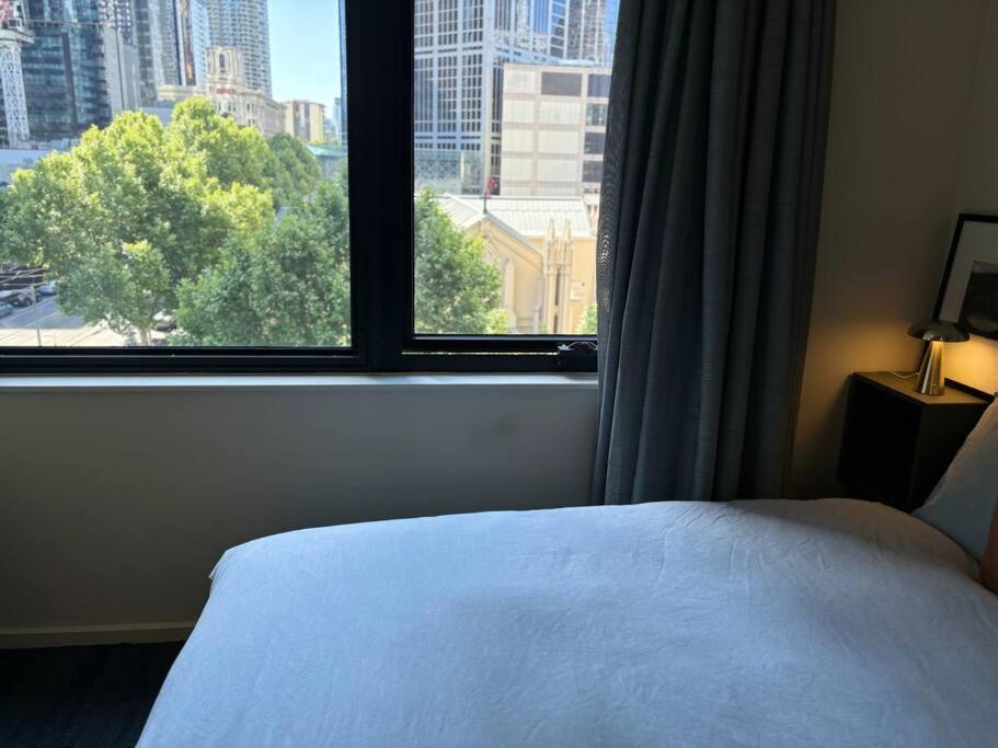 Apartment Emporium & Church View - Sunlit 2br *