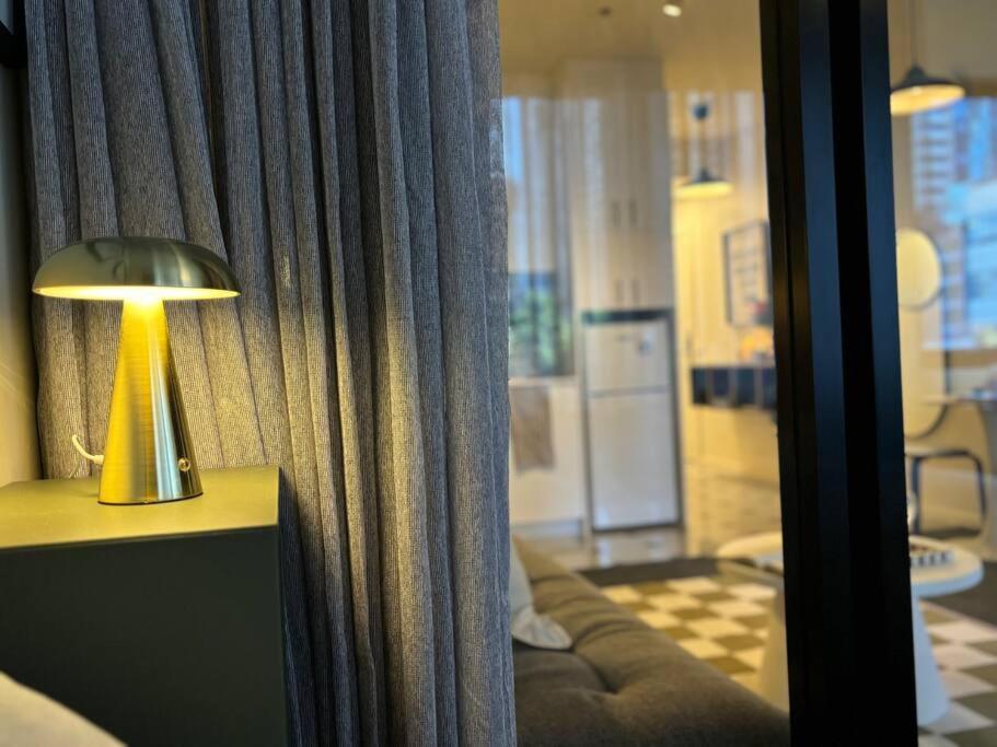 Apartment Emporium & Church View - Sunlit 2br
