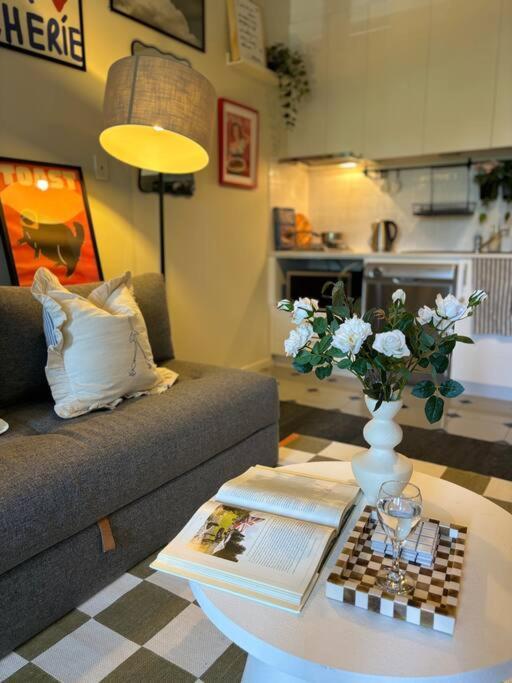 Emporium & Church View - Sunlit 2br Apartment