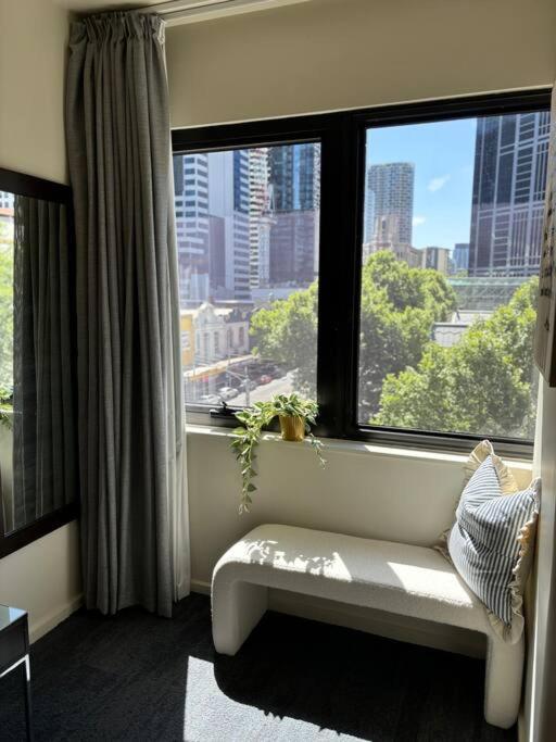 Emporium & Church View - Sunlit 2br Apartment *
