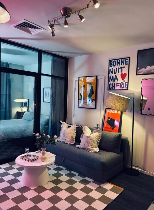 Emporium & Church View - Sunlit 2br Apartment Melbourne