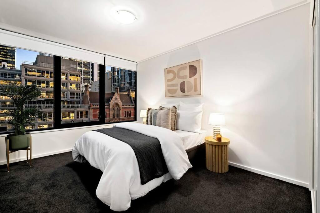 Luxury - Pool, Gym, Views & Free Parking Apartment *