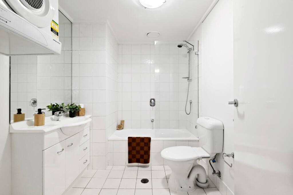Apartment Luxury - Pool, Gym, Views & Free Parking