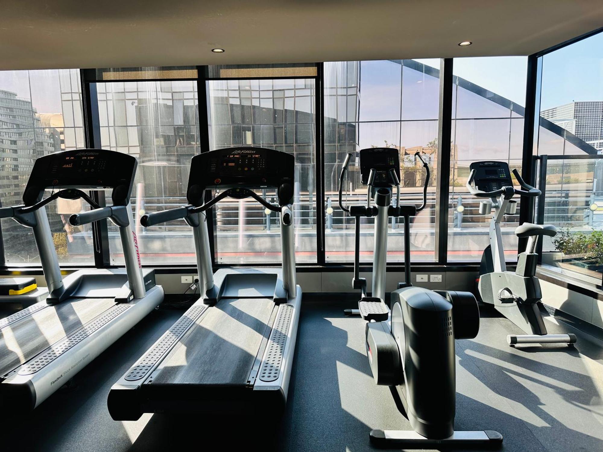 Royal Executive Living Grand Bayview Corporate Residency Melbourne