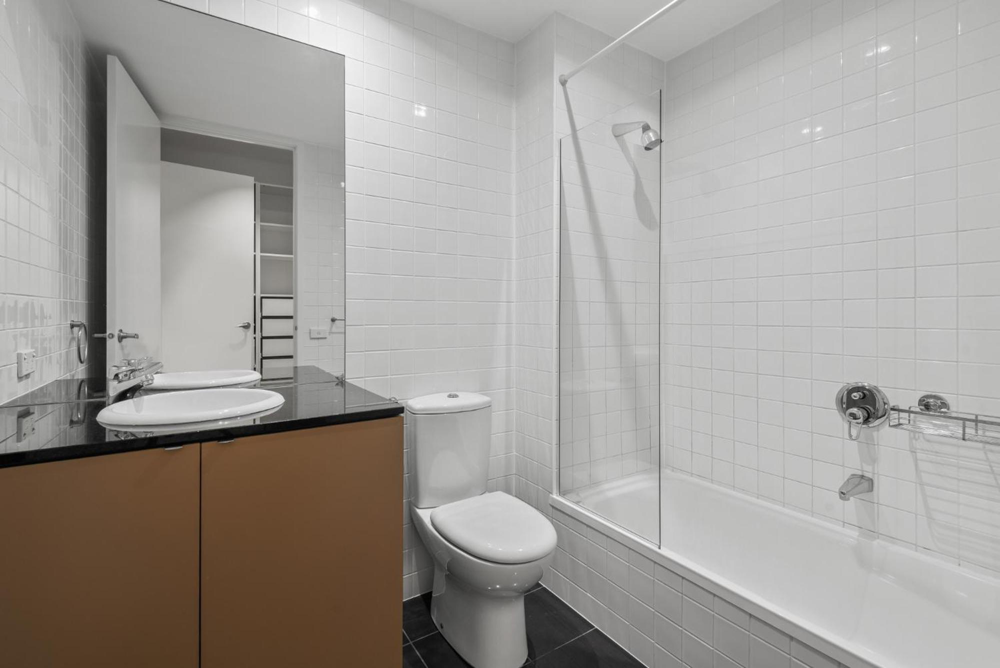 Stylish And Spacious 2-bed * Melbourne