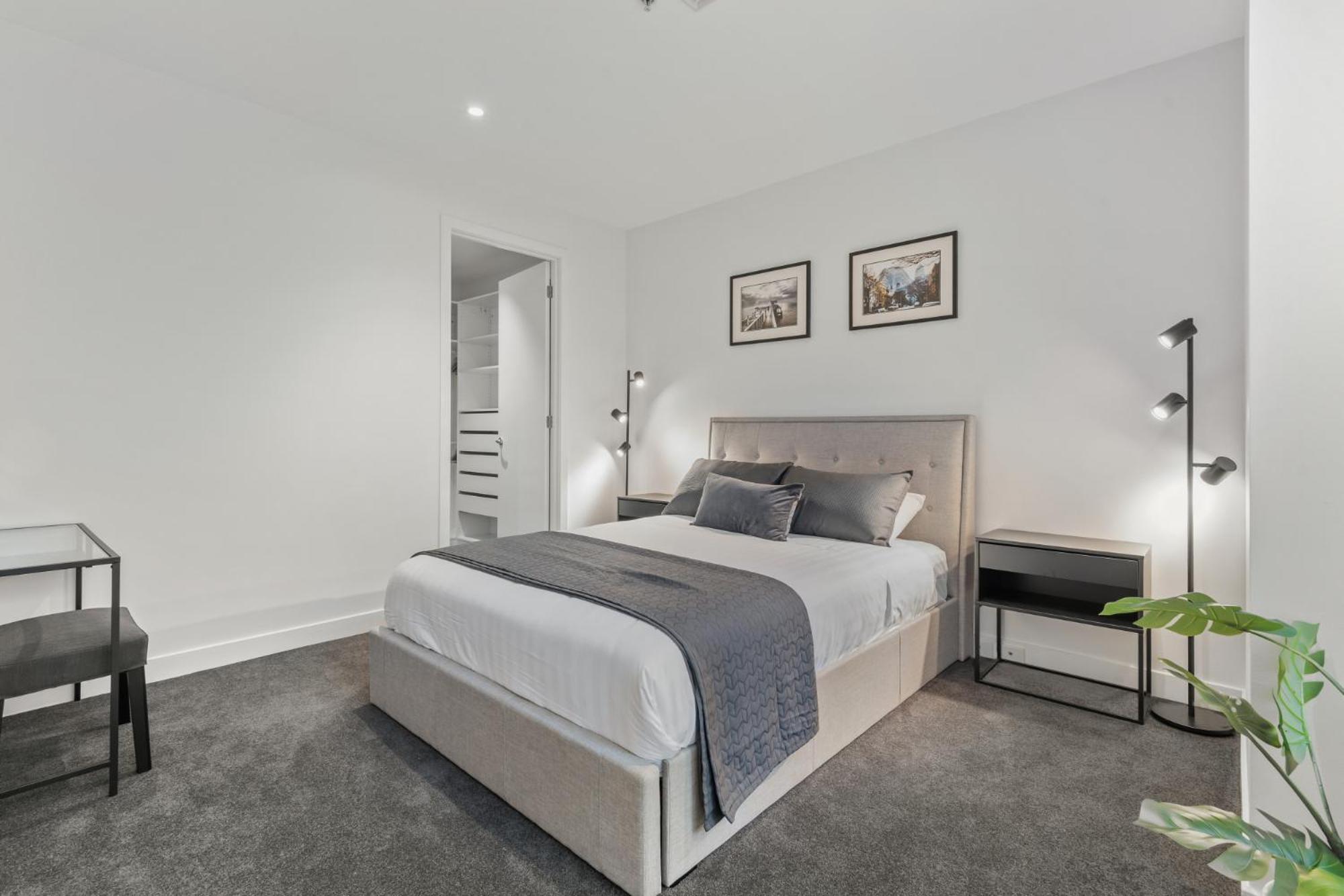 Stylish And Spacious 2-bed Apartment *
