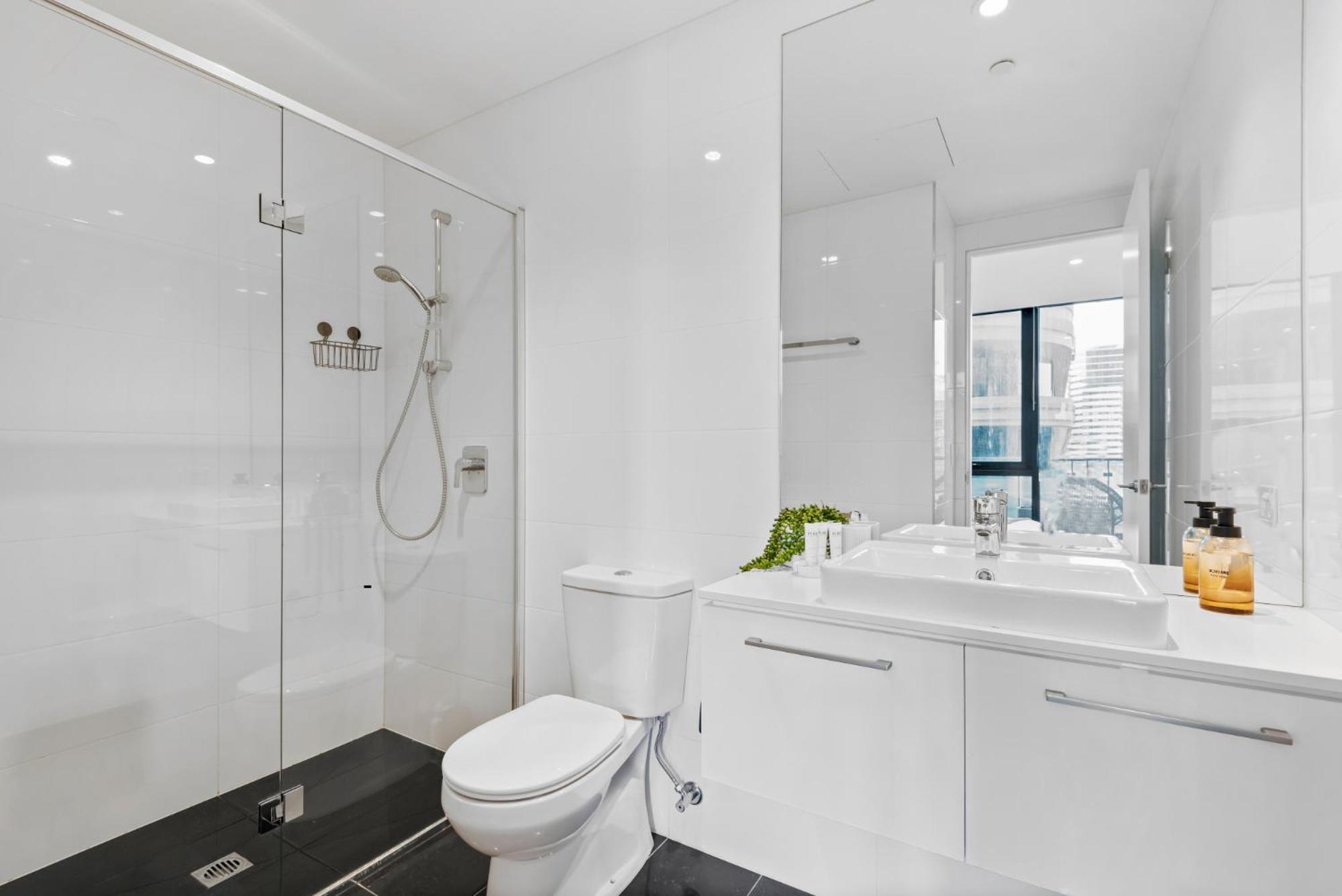 Entertainer With Panoramic Views