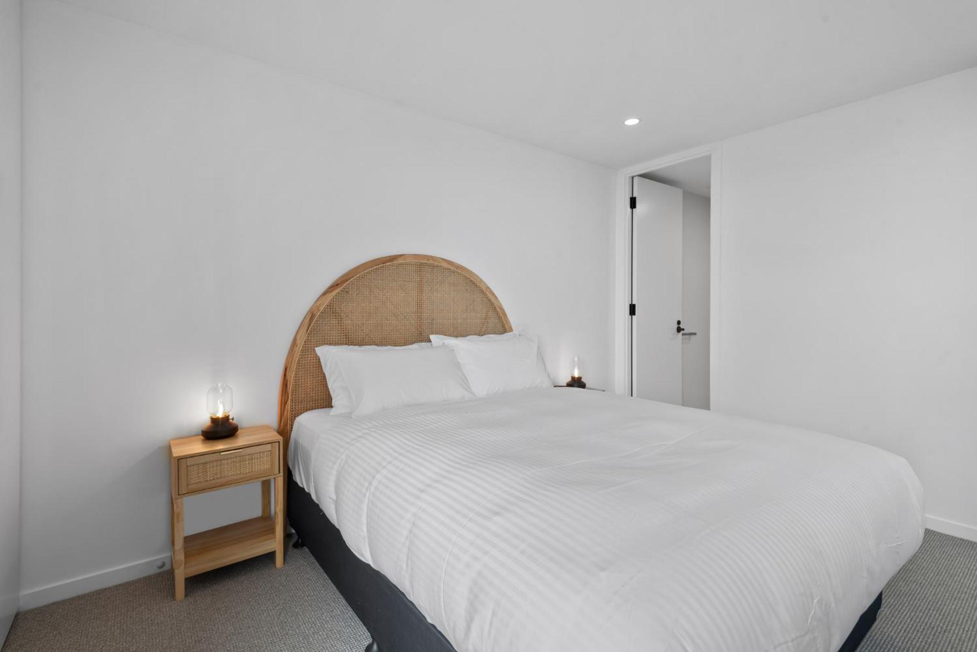 Bespoke 2-bed Beachfront * Melbourne