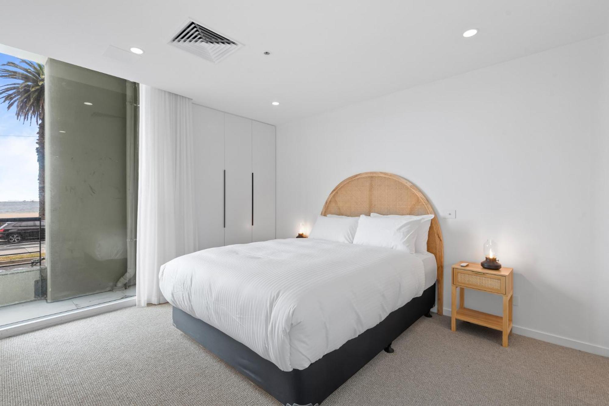 Apartment Bespoke 2-bed Beachfront *