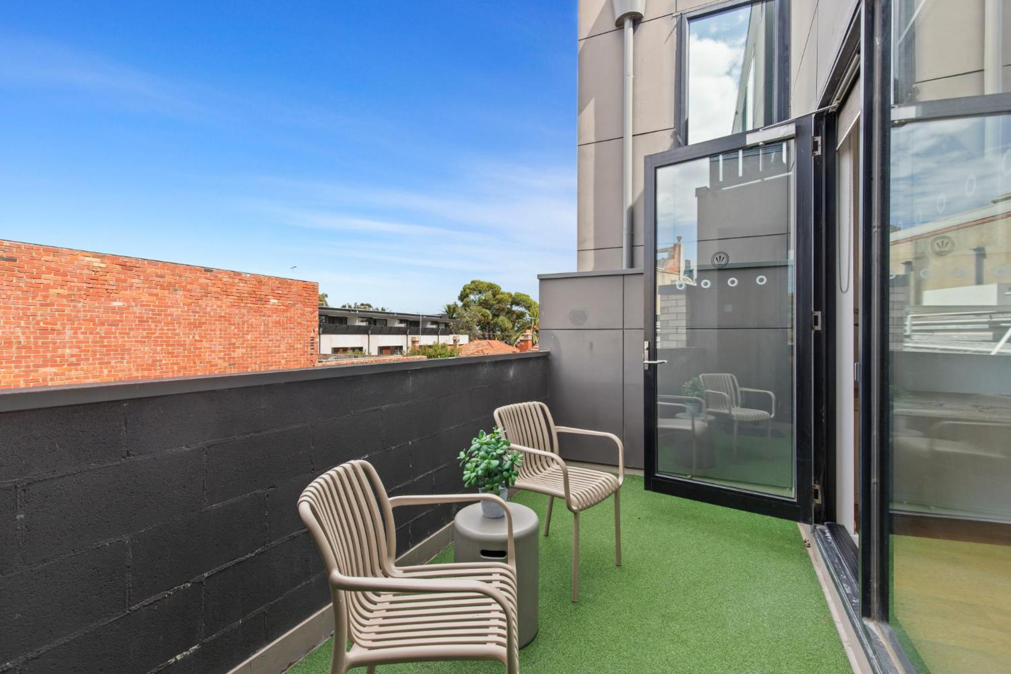 Apartamento Lovely 1-bed With Balcony In St Kilda's Heart *