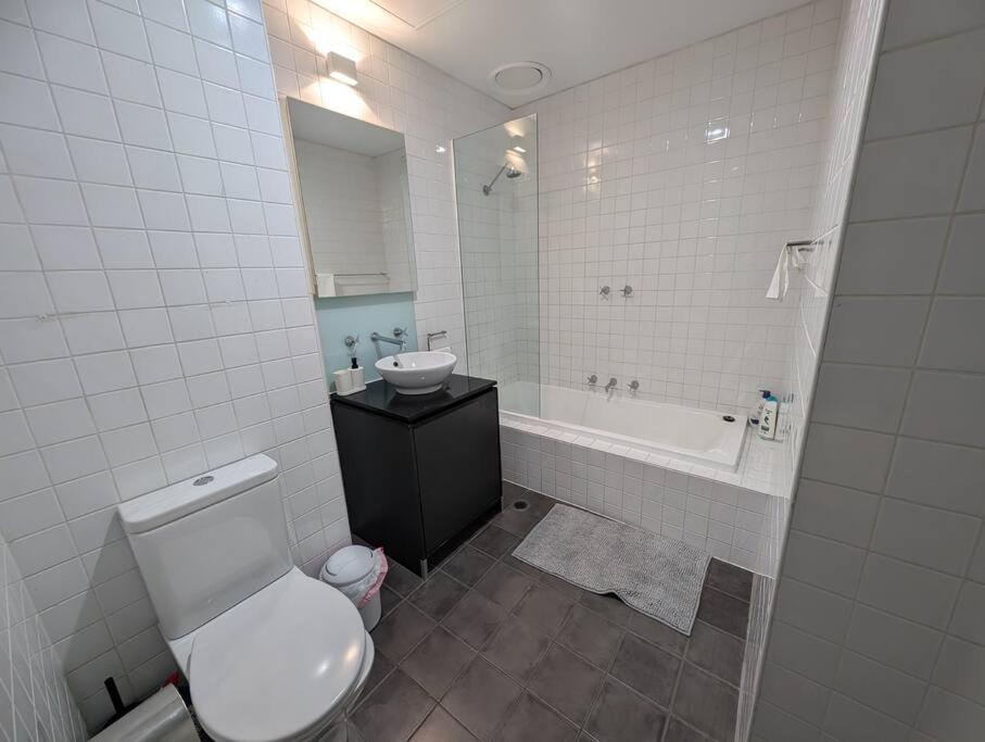 Apartment 2 Bdr On Collins St,