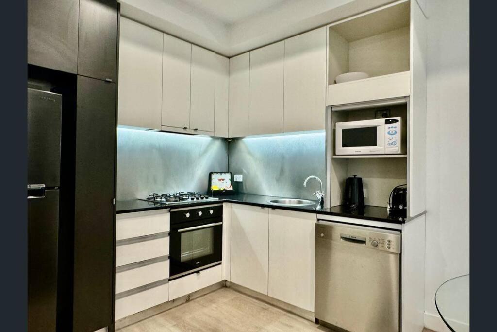 2 Bdr On Collins St, * Melbourne