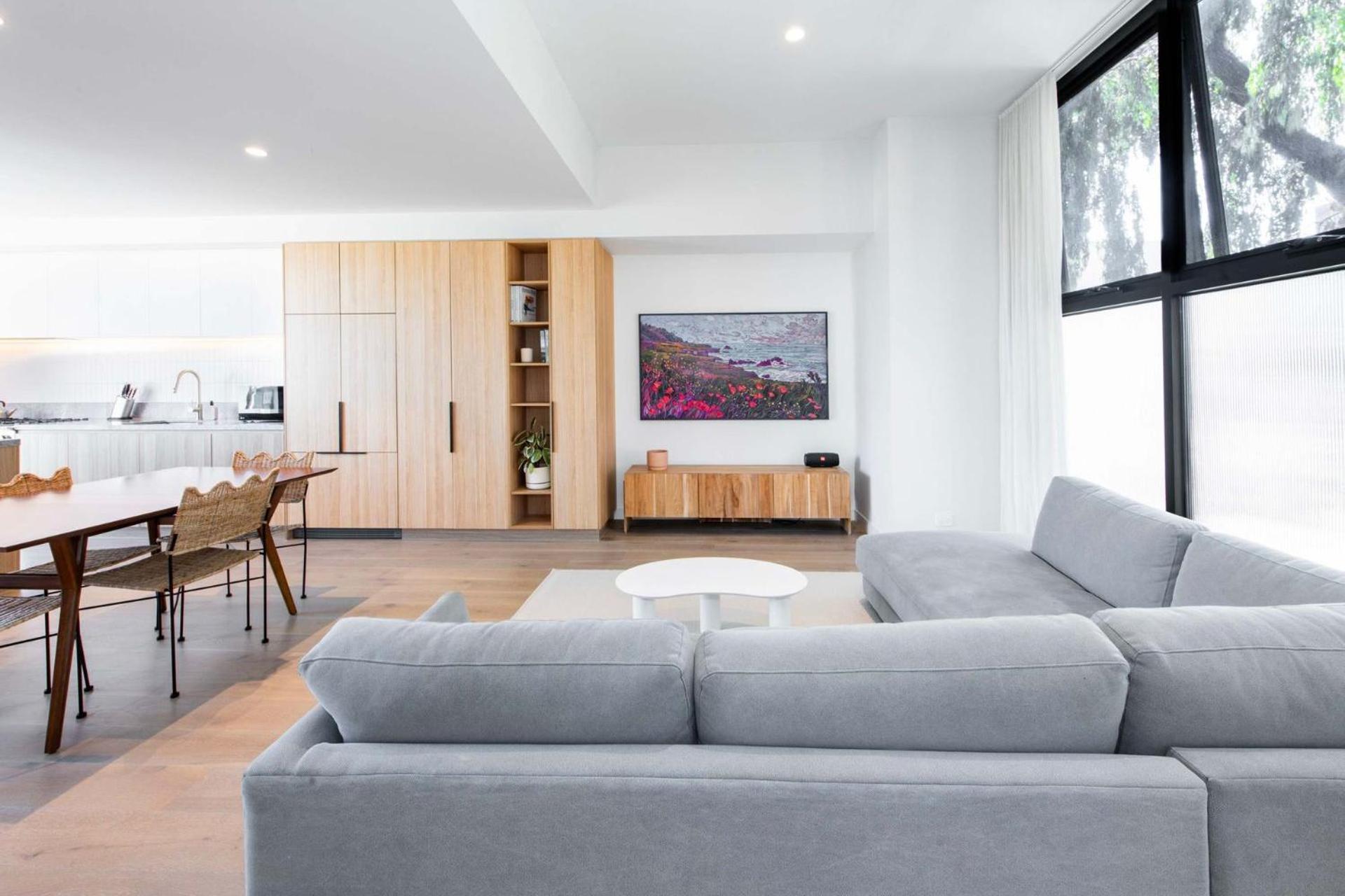 Apartment 3-level Retreat - Rooftop Views & Coastal Comfort