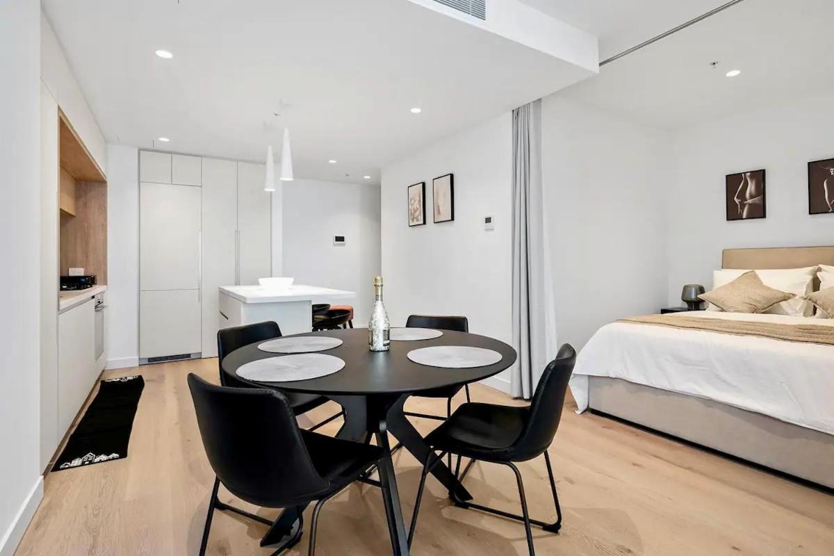 Luxury In Apartment *