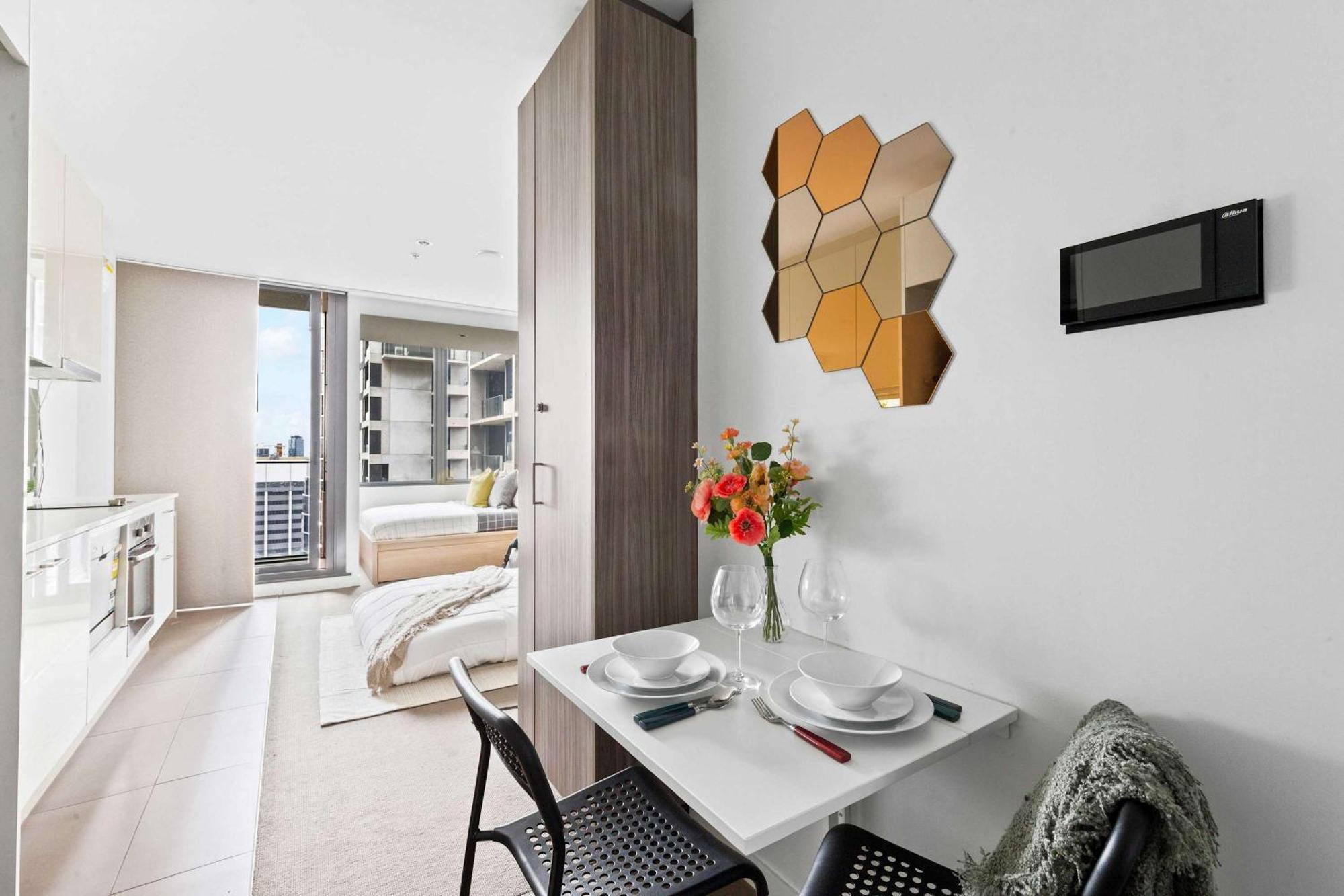 Cozy Near Southern Cross With Views * Melbourne