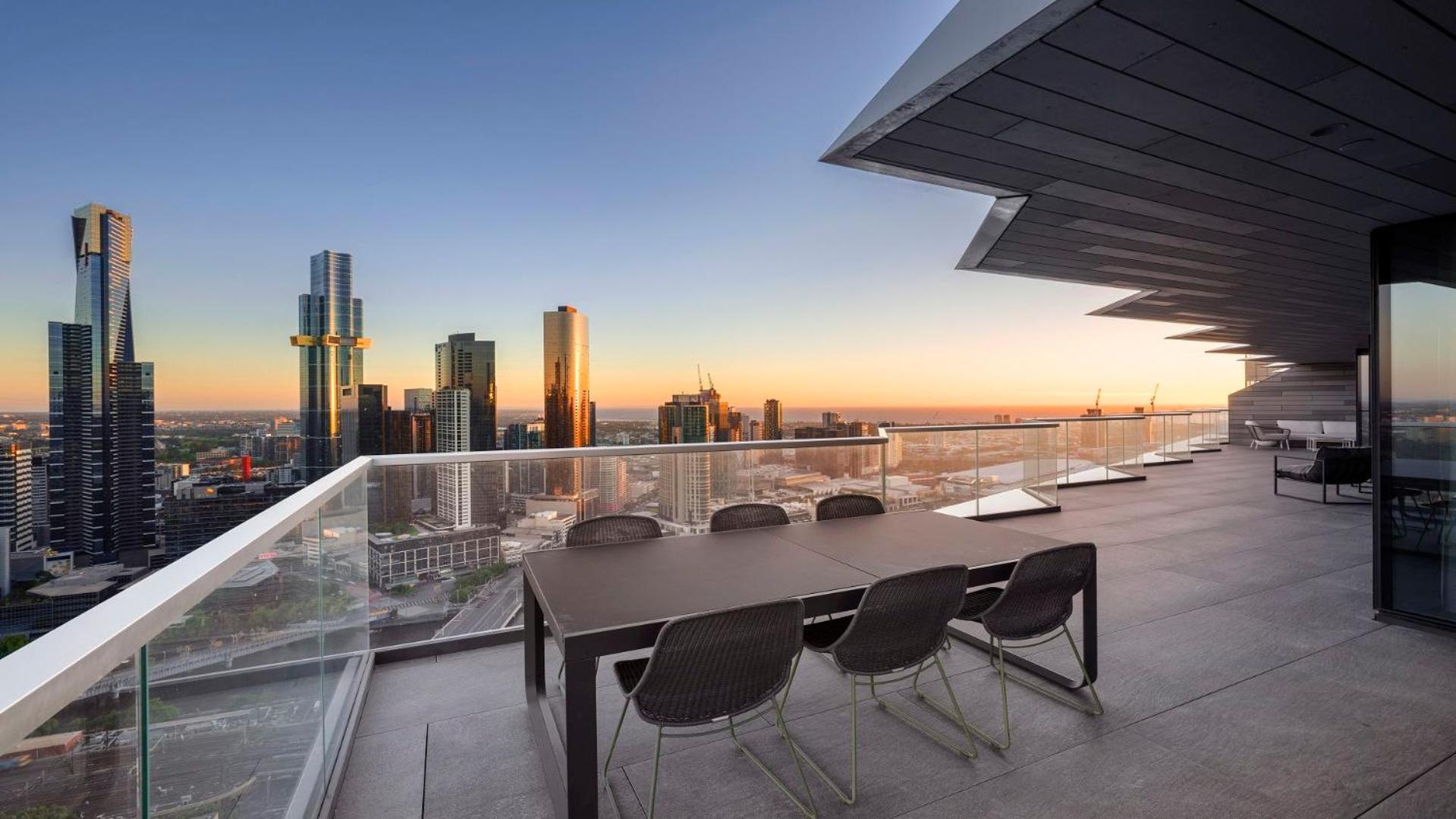 Apartment Luxury Living In Melbourne-s Premier Collins Arch