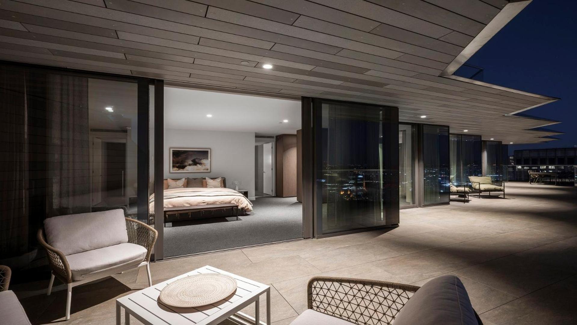 Apartment Luxury Living In Melbourne-s Premier Collins Arch