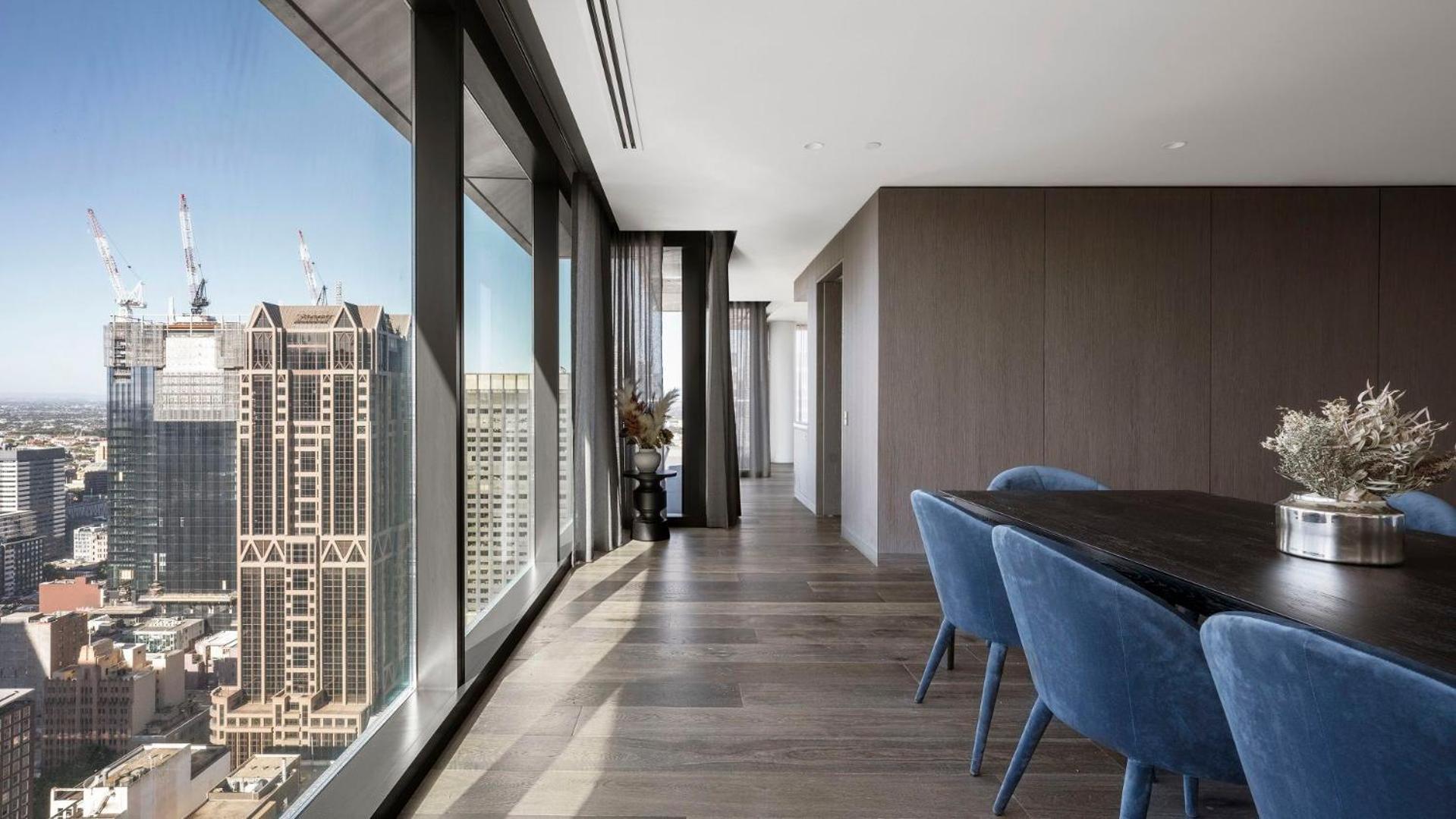 Apartment Luxury Living In Melbourne-s Premier Collins Arch *