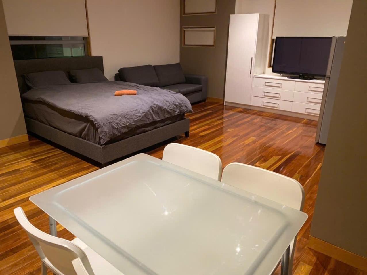 Apartment Entire With Balcony *