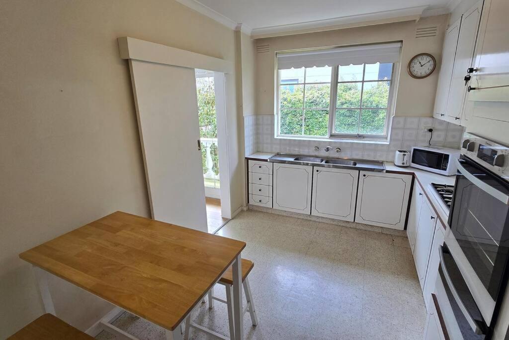 Apartment Elsternwick Easy Living - 2 Bedroom Sleeping 4