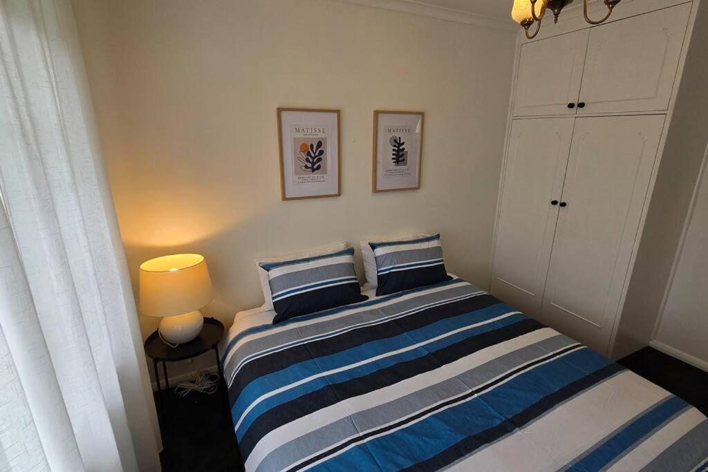 Elsternwick Easy Living - 2 Bedroom Sleeping 4 *